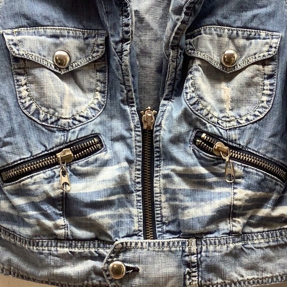 Celebrity Pink Size Small Light Blue Crop Jean Jacket. Preloved - Picture 4 of 8